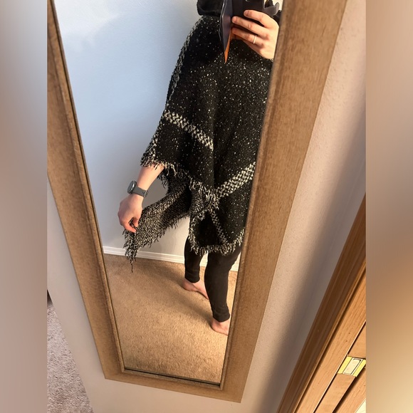 One size Poncho - Picture 3 of 5